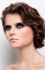 Макияж на Новый год. Smoky eyes и накладные ресницы Макияж на Новый год. Smoky eyes и накладные ресницы