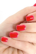 Модный маникюр с гель-лаком Essie Модный маникюр с гель-лаком Essie