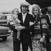 Пол и Линда Маккартни с детьми, мода 1970-х Пол и Линда Маккартни с детьми, мода 1970-х