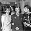Джина Лоллобриджида и Мариза Мерлини с Екатериной Фурцевой и Юрием Гагариным, Московский кинофестиваль, 1961 г. Мода 1960-х годов