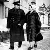 Жена космонавта Юрия Гагарина Валентина (с мужем), 1960-е Мода 1960-х годов