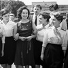 Лолита Торрес с советскими школьницам. ММКФ, 1963 г.