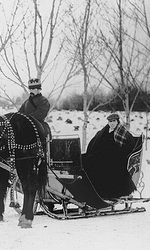 Пьер Картье под Санкт-Петербургом, 1904 год Пьер Картье под Санкт-Петербургом, 1904 год