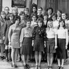 Мода СССР. мини-платье и модные туфли на платформе, 1976 год