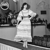 Платье в рустикальном стиле демонстрирует Елена Метелкина. ГУМ, 1970-е