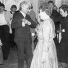 Мода СССР,  платье связаное на вязальной машине и импортное платье из синтетической ткани