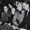 У прилавка с тканями, 1950-е годы
