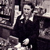 В парфюмерном отделе универмага, 1952 г.
