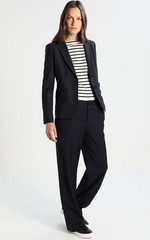 Агрессивный брючный костюм WEEKEND MaxMara