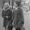 Мода СССР. Белые сапоги-чулки, привезенные из-за границы, 1977 год Мода СССР. Белые сапоги-чулки, привезенные из-за границы, 1977 год