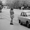 Мода СССР. Обувь на платформе и мини-юбка 1974 год Мода СССР. Обувь на платформе и мини-юбка 1974 год