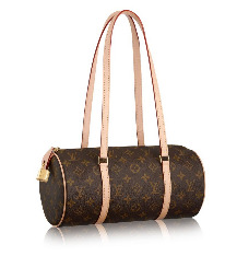 В 1966 году свет увидела еще одна  сумка, ставшая впоследствии культовой  – LV Papillon. Из-за своей формы – цилиндр с двумя ручками – эта сумка была похожа на бабочку, за что и удостоилась такого названия. Свою популярность Papillon приобрела в том числе по причине того, что рекламировала ее  культовая   модель  того времени – Твигги.