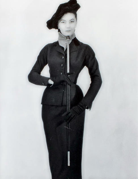 Алла Ильчун в костюме Christian Dior журнал  L'Officiel, 1951 год