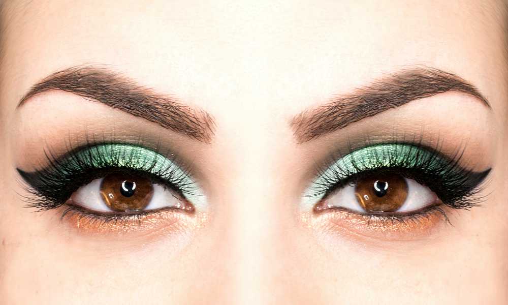 Trucco-verde-da-gatta-per-occhi-marroni-e-nocciola-1.jpg