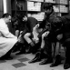 Модные ботинки челси. В обувном магазине Лондона, 1960-е годы