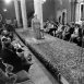 Худодник Вера Аралова комментирует показ мод в ОДМО перед участниками промышленной выставки США, Москва, 1959 г Худодник Вера Аралова комментирует показ мод в ОДМО перед участниками промышленной выставки США, Москва, 1959 г