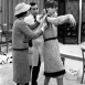 Коко Шанель примерка твидового костюма, 1959 г. Коко Шанель примерка твидового костюма, 1959 г.